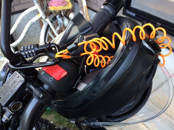 ヘルメットを安心してバイクに置いておける ヘルメットロック ホルダーまとめ 比較 おすすめ ニートの試行錯誤